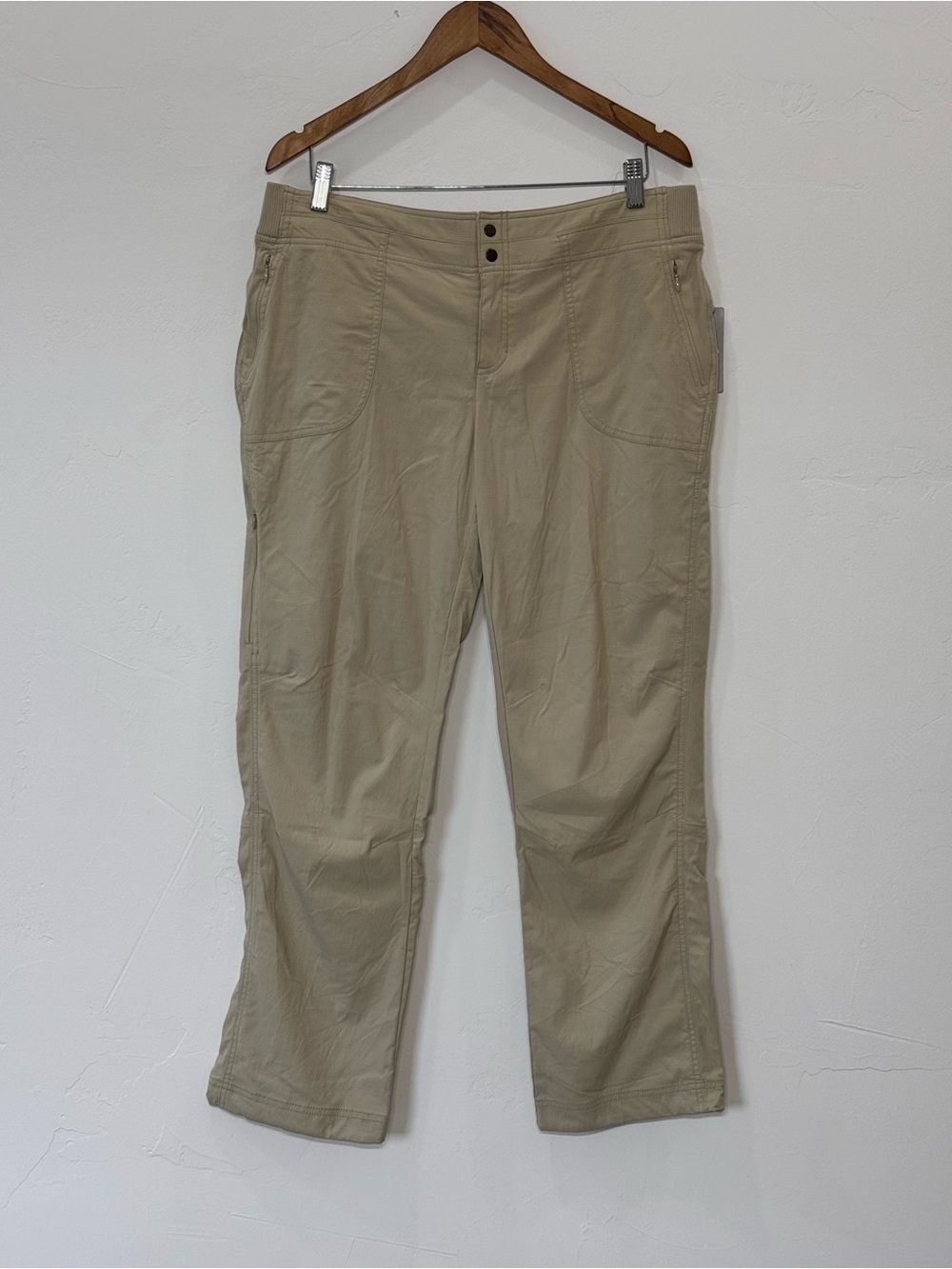 Athleta Trekkie Beige Pants Stretch Ripstop UPF Cargo Hiking Womens 14 Petite